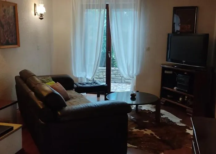 House Ermanna 度假居 *