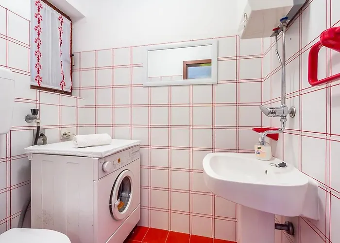 House Ermanna 度假居