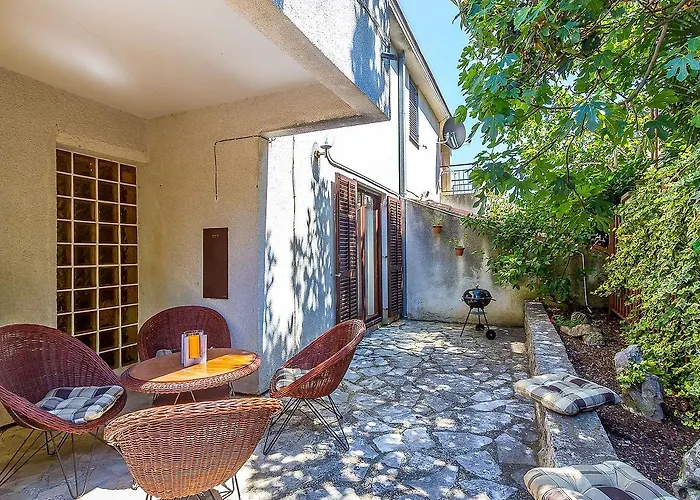 בית נופש House Ermanna *