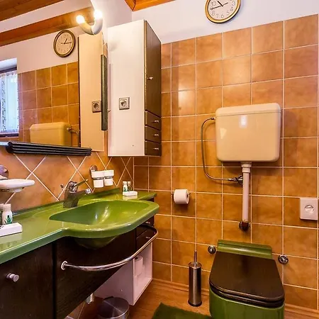 House Ermanna Semesterbostad *