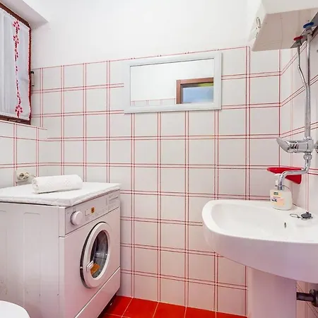 House Ermanna Semesterbostad